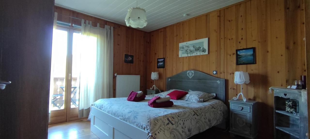 Maison D'Hotes Le Shorten Heches Luaran gambar